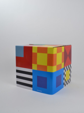110502-signale-cardboard-stool-2