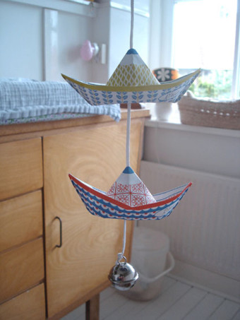 500102-paper-wishboats-3